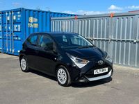 Usado Toyota Aygo X-play 2021 Negro Utilitario