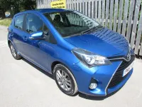 Used Toyota Yaris 99 HP (72 kW) 2015 Blue Hatchback