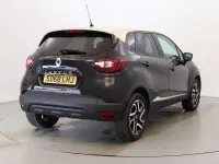 Used Renault Captur Iconic 90 HP (66 kW) 2018 Black/cream SUV