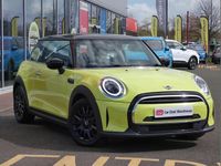 Used Mini Cooper Classic 134 HP (98 kW) 2022 Yellow Hatchback