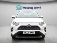Second-hand Toyota RAV4 218 CP (160 kW) 2025 SUV