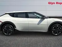 Used Kia EV6 125 kW (170 HP) 2024 White SUV