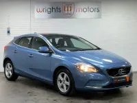 Used Volvo V40 SE 2015 Blue Hatchback