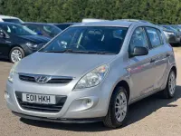 Używany Hyundai i20 Classic 78 KM (57 kW) 2011 Srebrny Hatchback