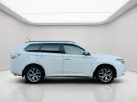 Used Mitsubishi Outlander P-HEV 2014 White Estate