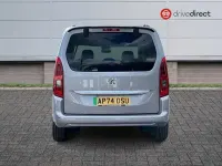 Usado Vauxhall Combo Ultimate 100 kW (136 HP) 2025 Cinzento Monovolume