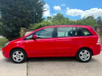 Used Vauxhall Zafira 140 HP (102 kW) 2013 Red MPV