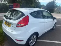 Used Ford Fiesta Zetec 82 HP (60 kW) 2011 White Hatchback