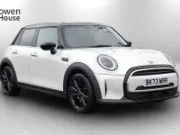 Begagnad Mini Cooper Exclusive 136 HK (100 kW) 2023 Vit Halvkombi