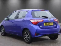 Used Toyota Yaris 100 HP (73 kW) 2018 Blue Hatchback