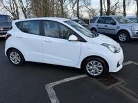 Used Hyundai i10 SE 66 HP (48 kW) 2018 White Hatchback