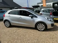 Used Kia Rio 109 HP (80 kW) 2014 Silver Hatchback