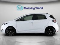 Used Renault Zoe Iconic 100 kW (136 HP) 2022 White Hatchback