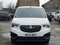 Second-hand Vauxhall Combo S 100 CP (73 kW) 2023 Alb Monovolum