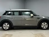 Usado Mini Cooper Classic 134 HP (98 kW) 2022 Cinzento Citadino