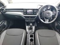 Begagnad Skoda Fabia Comfort 95 HK (69 kW) 2023 Vit Halvkombi