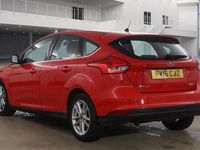 Used Ford Focus Zetec 125 HP (91 kW) 2016 Red Hatchback