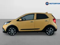 Used Kia Picanto X-Line 67 HP (49 kW) 2023 Yellow Hatchback