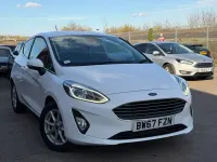 Used Ford Fiesta Zetec 70 HP (51 kW) 2018 White Hatchback