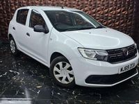 Used Dacia Sandero Essentiel 73 HP (53 kW) 2019 White Hatchback