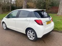 Used Toyota Yaris Sport 100 HP (73 kW) 2016 White Hatchback