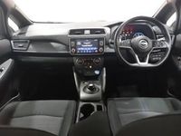 Gebraucht Nissan Leaf Acenta 110 kW (150 PS) 2022 Rot Kleinwagen