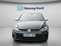 Begagnad VW Golf VII R 300 HK (220 kW) 2019 Svart Halvkombi