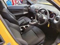 Used Nissan Juke Visia 110 HP (80 kW) 2015 Yellow SUV