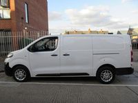 Used Vauxhall Vivaro 100 HP (73 kW) 2020 White MPV
