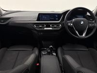 Used BMW 118 Sport Line 134 HP (98 kW) 2022 Red Hatchback