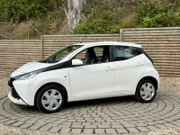 Used Toyota Aygo X-play 69 HP (50 kW) 2016 White Hatchback