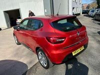 Used Renault Clio IV Dynamique 75 HP (55 kW) 2015 Red Hatchback