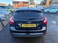 Used Ford Focus Zetec 125 HP (91 kW) 2013 Black Hatchback