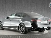 Begagnad BMW M5 Comfort Edition 717 HK (527 kW) 2025 Grå
