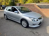 Używany Hyundai i30 Comfort 115 KM (84 kW) 2010 Srebrny Hatchback