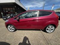 Usado Ford Fiesta Titanium 118 HP (86 kW) 2009 Vermelho Citadino