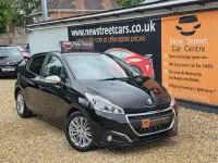 Used Peugeot 208 Signature Sky 82 HP (60 kW) 2019 Black Hatchback