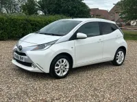 Used Toyota Aygo X-pure 69 HP (50 kW) 2016 White Hatchback