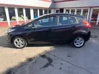 Begagnad Ford Fiesta Zetec 86 HK (63 kW) 2012 Svart Halvkombi