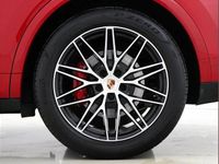 Used Porsche Cayenne S 468 HP (344 kW) 2024 Red SUV