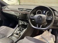 Używany Skoda Superb SportLine 190 KM (139 kW) 2017 Srebrny Kombi
