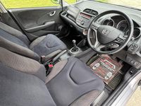 Used Honda Jazz ES 99 HP (72 kW) 2015 Silver Hatchback