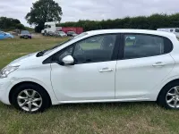 Used Peugeot 208 Active 82 HP (60 kW) 2014 White Hatchback