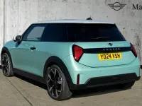 Używany Mini Cooper Exclusive 156 KM (114 kW) 2024 Zielony Hatchback