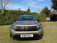 Usado Dacia Duster Essentiel 115 HP (84 kW) 2019 Bege SUV