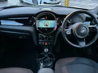 Używany Mini Cooper Classic 134 KM (98 kW) 2022 Srebrny Hatchback