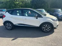 Usado Renault Captur Dynamique 90 CV (66 kW) 2014 Beige SUV