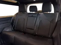 Usado Land Rover Defender SE Dynamic 250 HP (183 kW) 2024 Branco SUV