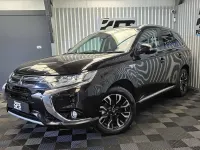 Used Mitsubishi Outlander P-HEV 200 HP (147 kW) 2016 Black SUV