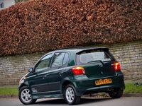 Used Toyota Yaris 2000 Green Hatchback